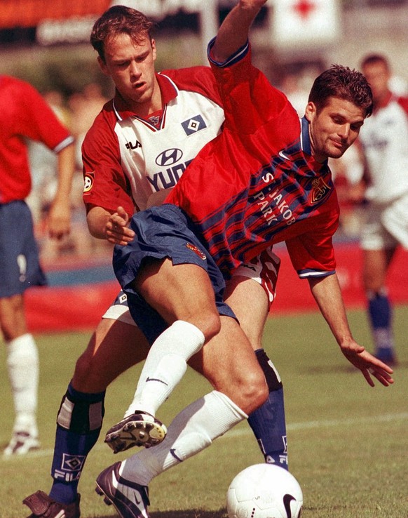 Fabian Ernst im Zweikampf mit Mario Cantaluppi beim UI-Cup Rückspiel.&nbsp;