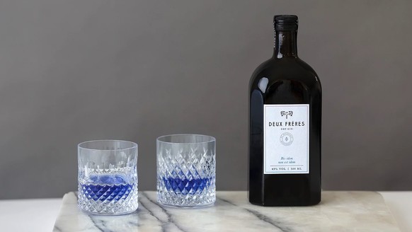 deux freres dry gin schweiz opfikon trinken drinks alkohol cocktails https://www.deuxfreresspirits.com/