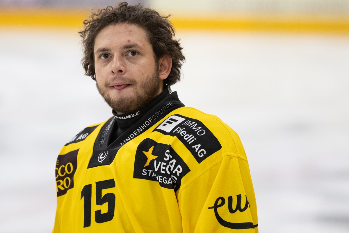 Berns Yanick Sablatnig, beim Eishockey-Qualifikationsspiel der National League zwischen dem HC Ajoie und dem SC Bern, am Dienstag, 1.Oktober 2024, in der Raiffeisen Arena in Porrentruy.(KEYSTONE/ Marc ...