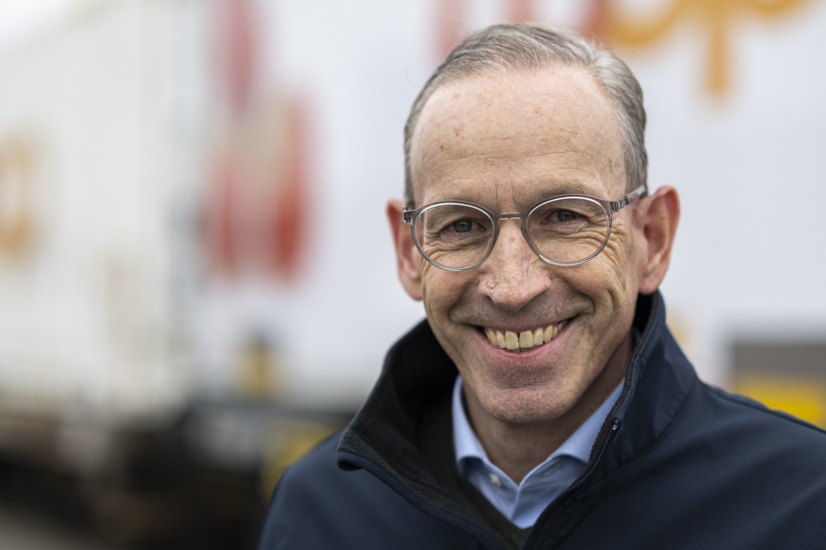 Philipp Wyss, Vorsitzender der Geschaeftsleitung Coop, posiert fuer ein Portrait wahrend einem Medienanlass zur Eroeffnung des Eisenbahn-Hubs in Zuerich, am Freitag, 7. November 2025 in Zuerich. Coop  ...