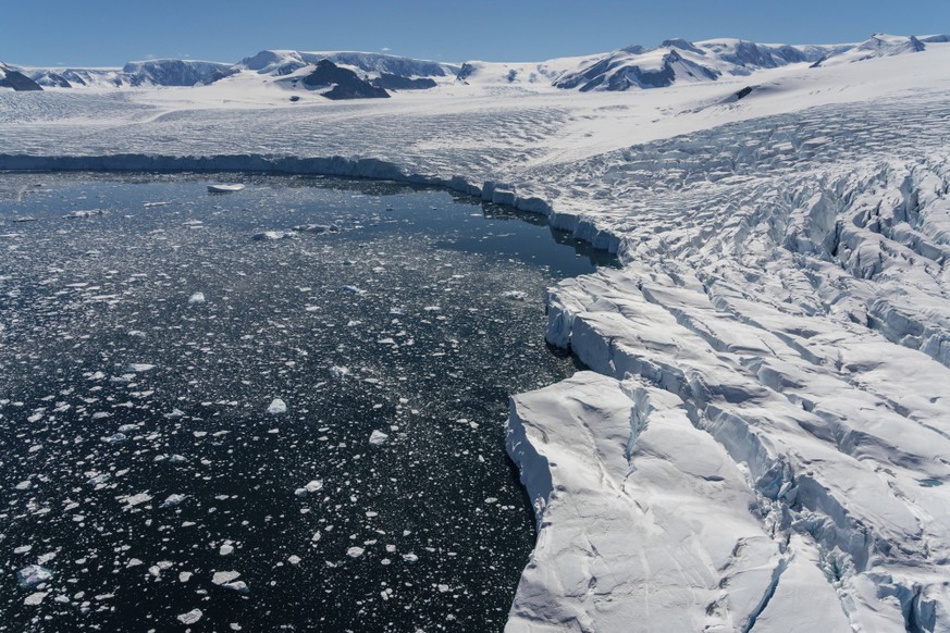 Luftaufnahme des Larsen Inlet Gletschers, Weddellmeer, Antarktis Aerial view of Larsen Inlet glacier, Weddell Sea, Antarctica Copyright: imageBROKER/SergioxPitamitz ibleca13618742.jpg Bitte beachten S ...