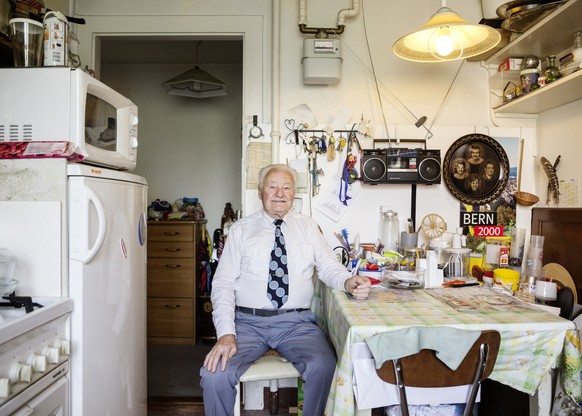 ZUR AUSSTELLUNG &quot;VERDINGKINDER, PORTRAITS VON PETER KLAUNZER&quot; VOM 9. NOVEMBER 2016 - 17. MAERZ 2017 IM POLIT-FORUM KAEFIGTURM IN BERN, STELLEN WIR IHNEN HEUTE, DIENSTAG, 8. NOVEMBER 2016, FO ...