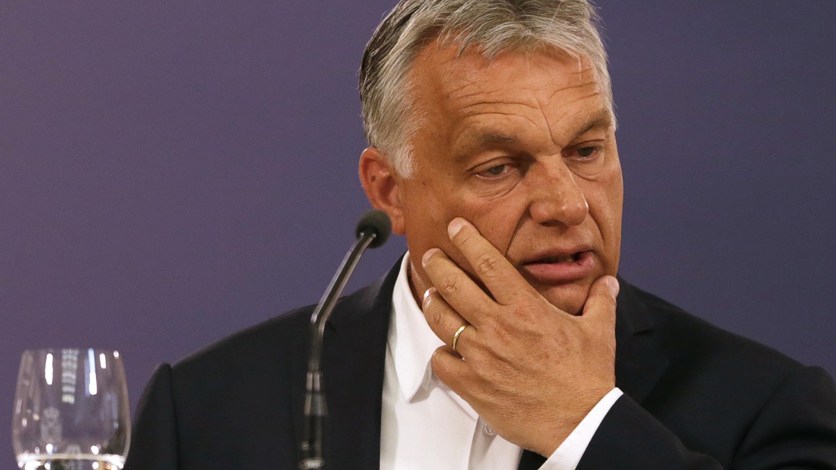 epa08423787 Hungarian Prime Minister Viktor Orban speaks during a press conference with Serbian President Aleksandar Vucic (not pictured) following their meeting in Belgrade, Serbia, 15 May 2020. Orba ...