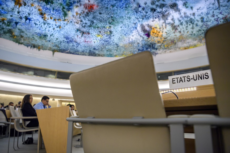 epa06823703 The US name plate reading Etats-Unis in French is photographed one day after the United States announced its withdrawal at the 38th session of the UN Human Rights Council at the UN headqua ...