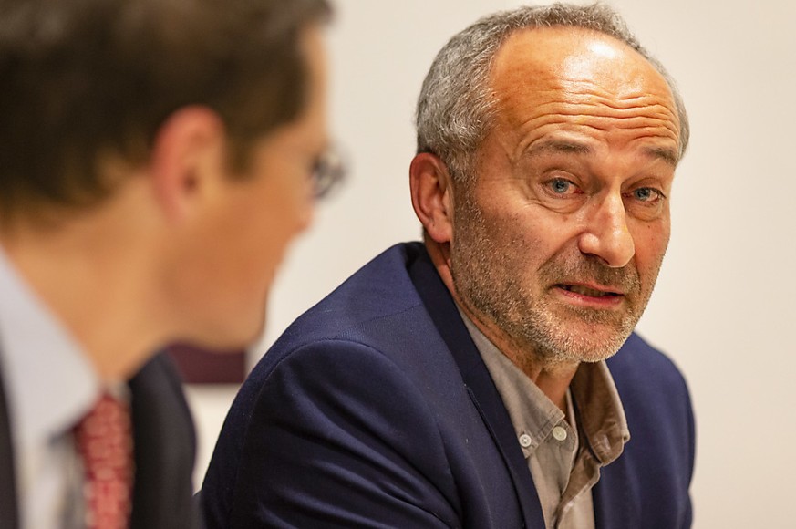 Sieht sich als Bauernopfer: Konrad Langhart, Präsident der SVP des Kantons Zürich, hat nach der Wahlschlappe vom vergangenen Sonntag seinen Rücktritt angekündigt, ebenso wie die beiden Vizepräsidenten ...