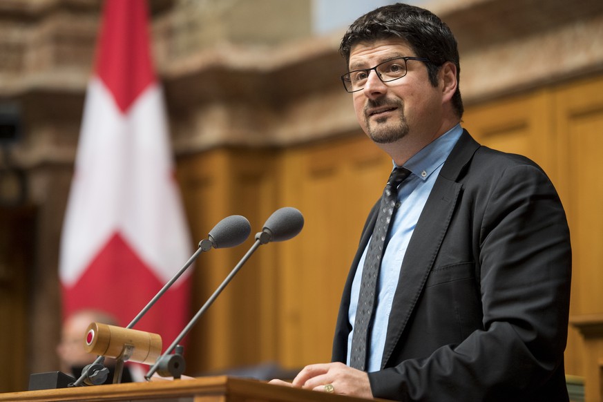 ARCHIVBILD ZUM RUECKTRITT VON YANNICK BUTTET ALS VIZE-PRAESIDENT DER CVP SCHWEIZ, AM MONTAG, 4. DEZEMBER 2017 - Yannick Buttet, CVP-VS, spricht an der Herbstsession der Eidgenoessischen Raete, am Mitt ...