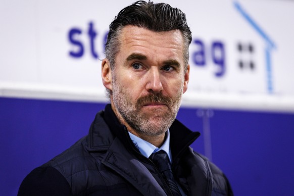 EHC Biel Cheftrainer Christian Dube waehrend dem Qualifikationsspiel der Eishockey-Meisterschaft der National League zwischen den Teams EHC Kloten und EHC Biel-Bienne am Sonntag, 1. Februar 2026, in K ...