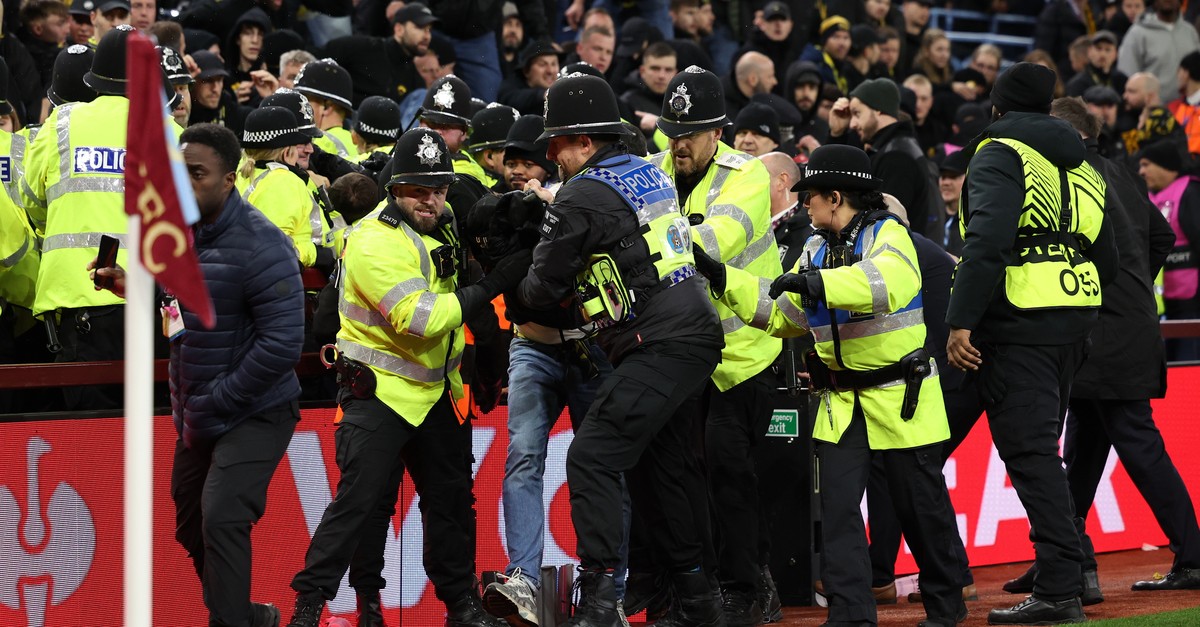 berner-lehrer-wegen-angriff-auf-polizist-nach-yb-spiel-in-haft-das-fordern-die-sch-ler