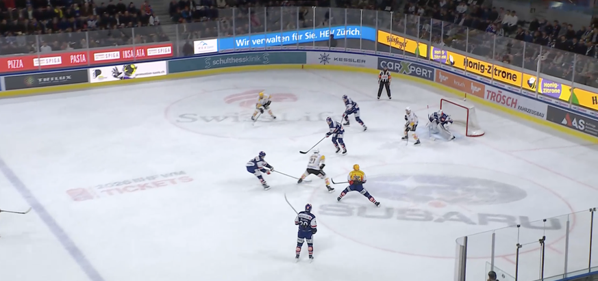 National League Playoffs: HC Lugano vs. ZSC Lions Situationen vor dem Tor.