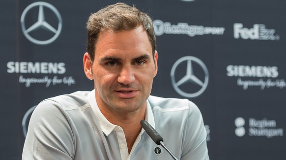 Der Tennisprofi Roger Federer aus der Schweiz spricht am 12.06.2017 in Stuttgart (Baden-Wuerttemberg) waehrend einer Pressekonferenz im Rahmen des Mercedes Cup. (KEYSTONE/DPA/Daniel Maurer)