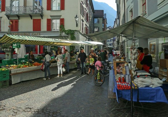 Markt in Chur (Bild: https://chur.graubuenden.ch/de/maerkte-alpenstadt)