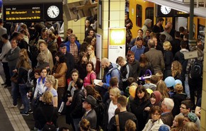 Gestrandete Passagiere in Berlin.