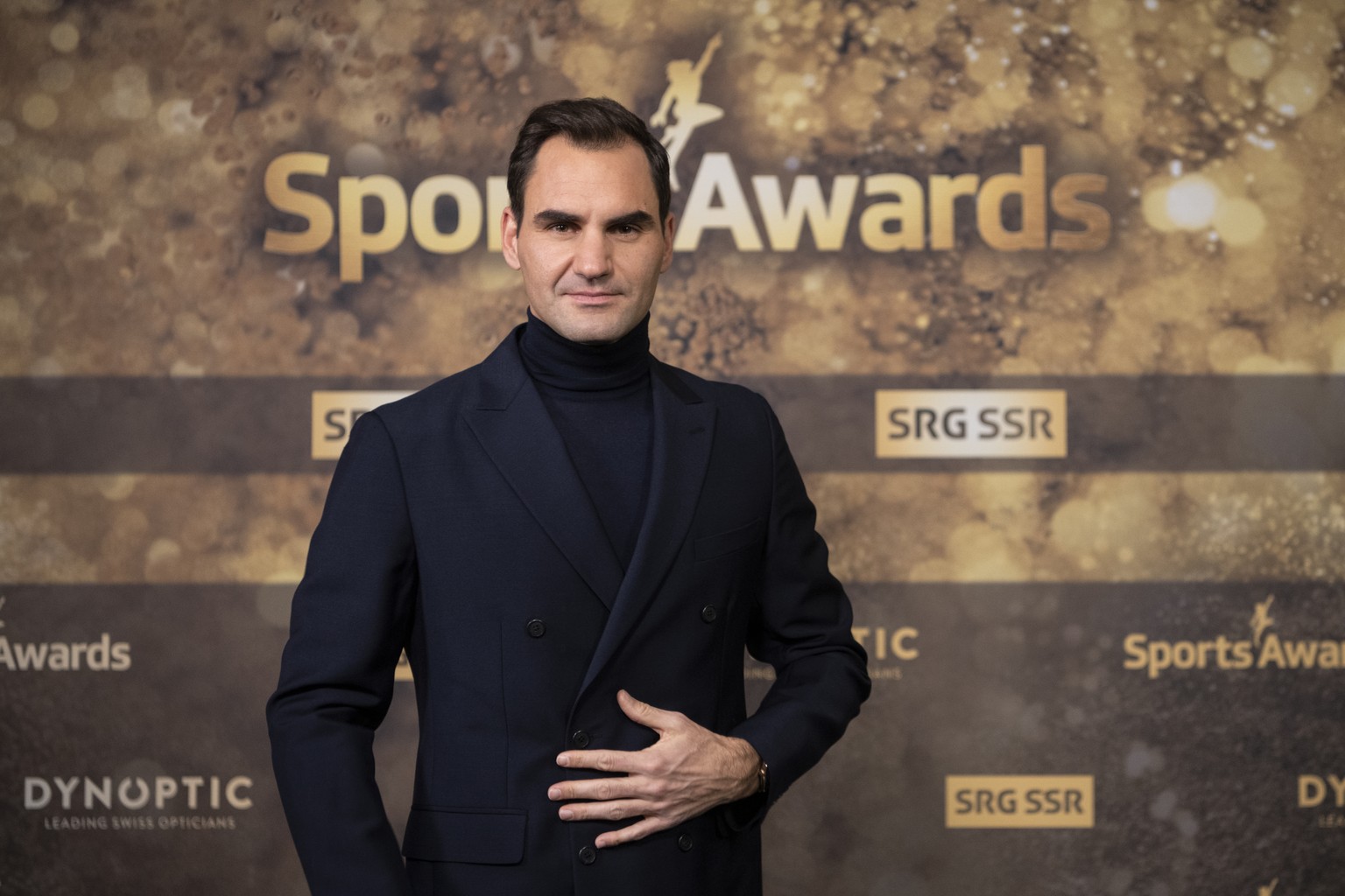 Der nominierte Tennisspieler Roger Federer posiert an der Verleihung der Sports Awards 2020, aufgenommen am Sonntag, 13. Dezember 2020, in Zuerich. (KEYSTONE/Ennio Leanza)