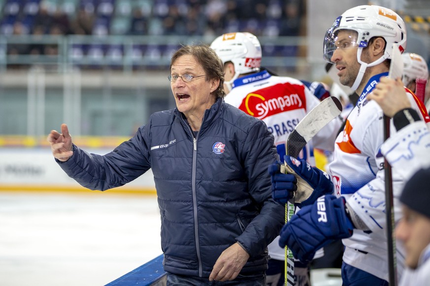 ZSC Lions Cheftrainer Arno Del Curto waehrend dem Eishockey-Meisterschaftsspiel der National League zwischen den SC Rapperswil-Jona Lakers und den ZSC Lions am Freitag, 1. Februar 2019, in Rapperswil. ...