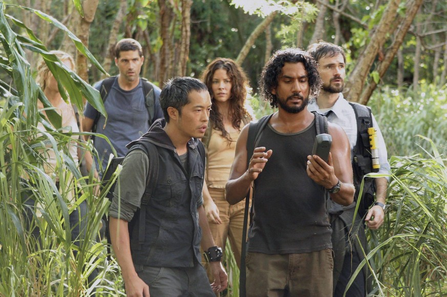 Elizabeth Mitchell, Matthew Fox, Ken Leung, Evangeline Lilly, Naveen Andrews, Jeremy Davies..Lost Season 4, J.J. Abrams - 2008