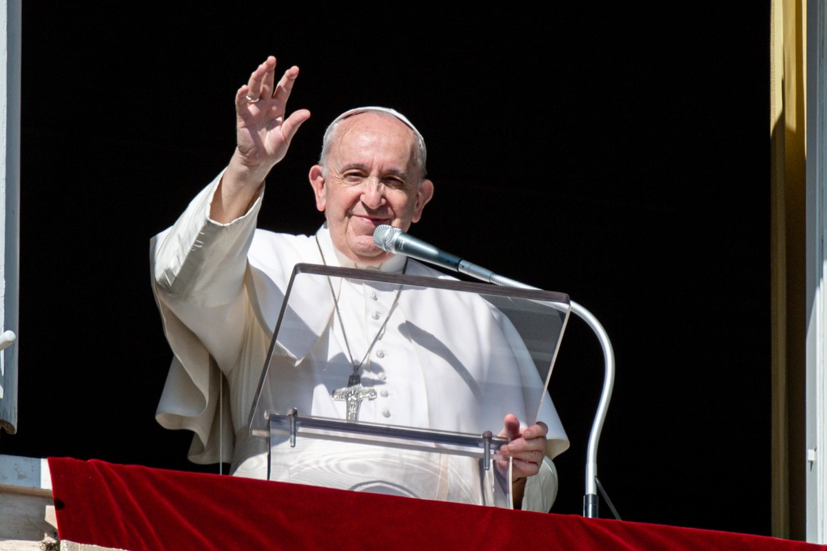 epa08809282 A handout picture provided by the Vatican Media shows Pope Francis delivering the Angelus Prayer to the faithful on Saint Peter's Square, in Vatican City, 08 November 2020 (issued 09  ...