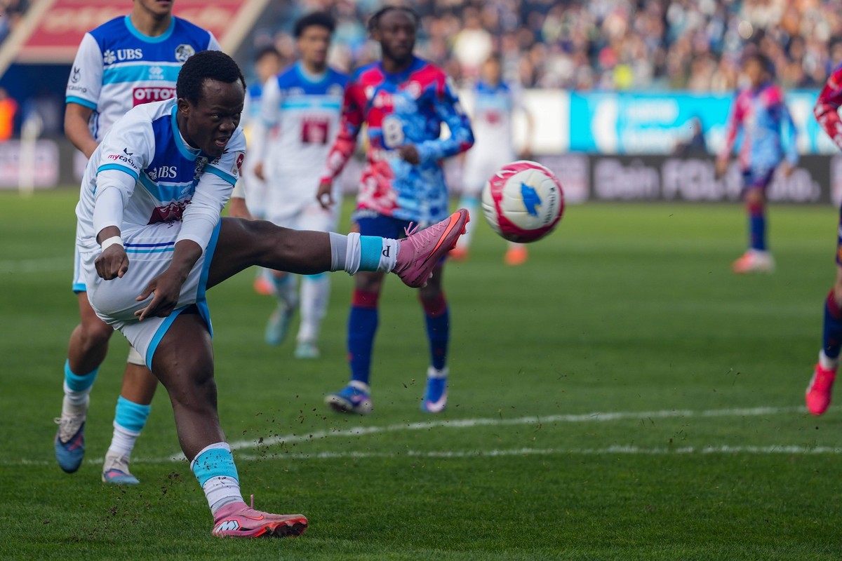 Fussball: Schweiz: Brack Super League 2025/2026 - 26. Spieltag, 22.02.2026 - FC Luzern vs. FC Basel 1893 swissporarena Oscar Kabwit 16, FC Luzern *** Football Switzerland Brack Super League 2025 2026  ...