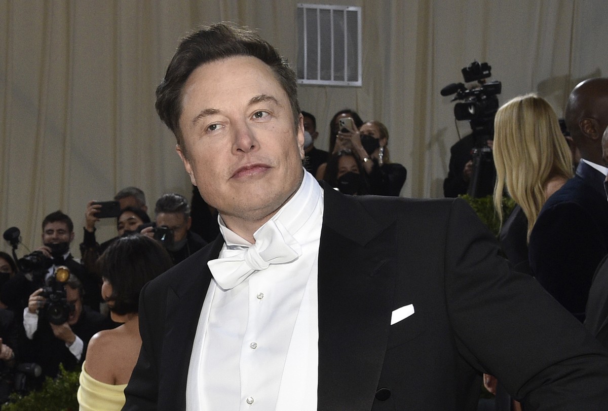 FILE - Elon Musk attends The Metropolitan Museum of Art's Costume Institute benefit gala celebrating the opening of the "In America: An Anthology of Fashion" exhibition on May 2, 2022,  ...