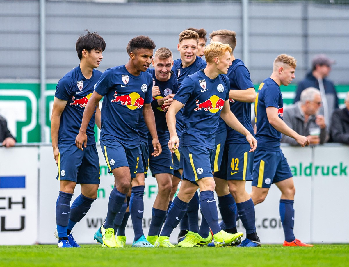 06.10.2019, Reichshofstadion, Lustenau, AUT, 2. FBL, SC Austria Lustenau vs FC Liefering, 10. Runde, im Bild Torjubel FC Liefering // during the Erste Liga 10th round match between SC Austria Lustenau ...