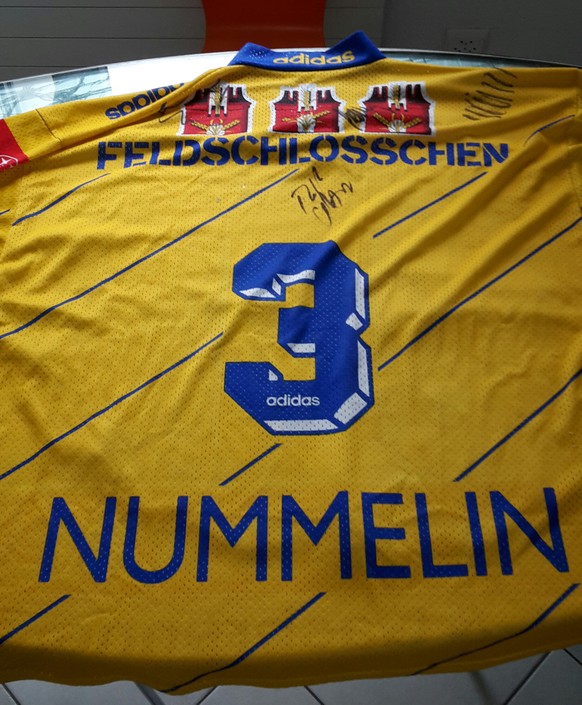 Kennst du Petteri Nummelin noch? Der hat gerade einen neuen Vertrag unterschrieben
Nummelin? Nein, noch nie gehört von dem?
;)