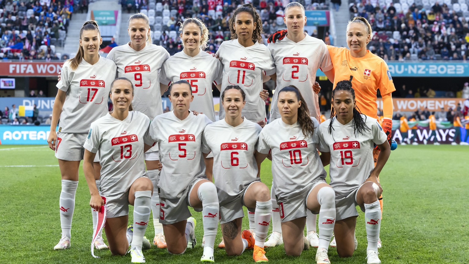 epa10759556 Switzerland&#039;s players line up for a group photo before the FIFA Women&#039;s World Cup 2023 soccer match between Switzerland and Philippines at the Dunedin stadium in Dunedin, New Zea ...