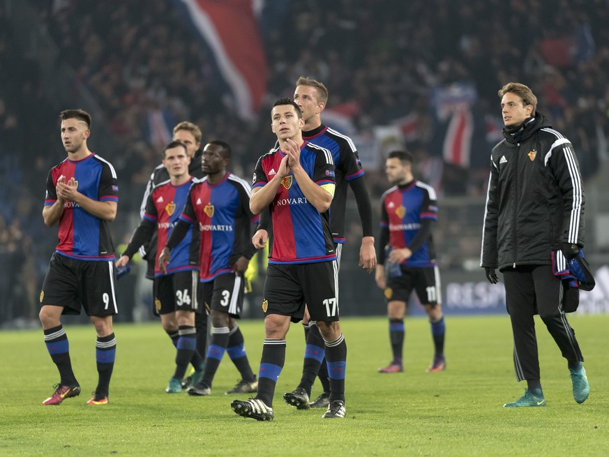 Basel&#039;s players thank the fans after losing the UEFA Champions League Group stage Group A matchday 4 soccer match between Switzerland&#039;s FC Basel 1893 and France&#039;s Paris Saint-Germain Fo ...