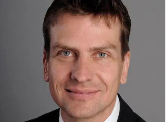 Thomas Steffen vom Pilotenverband Aeropers kritisiert die Abbaupläne der Edelweiss.
