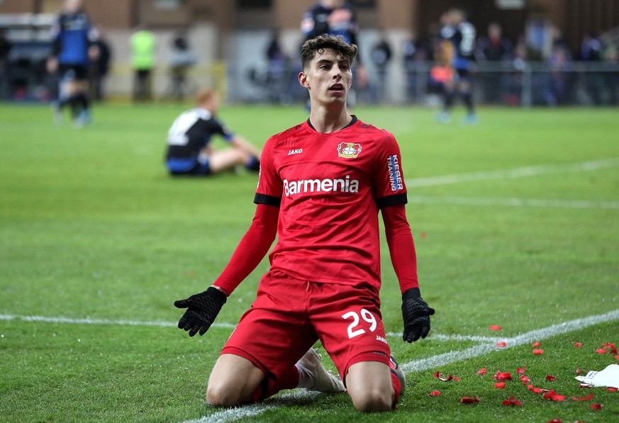 epa08142057 Leverkusen&#039;s Kai Havertz celebrates scoring the fourth goal during the German Bundesliga soccer match between SC Paderborn and Bayer 04 Leverkusen in Paderborn, Germany, 19 January 20 ...