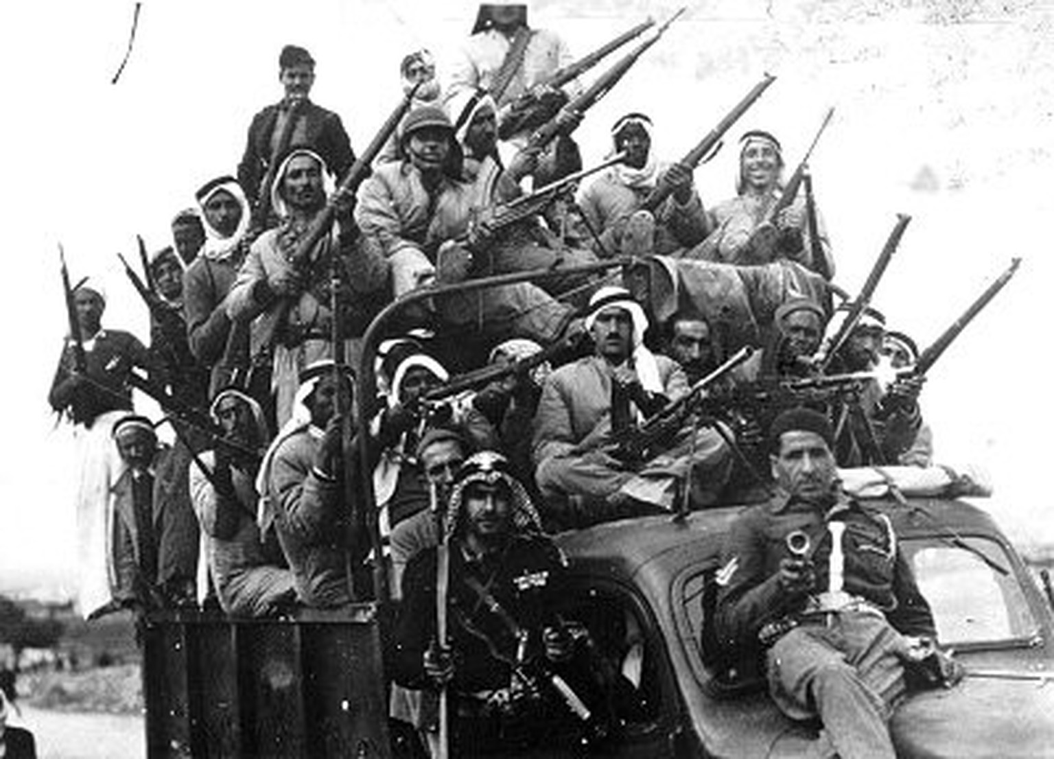 Arab volunteers fighting in Palestine in 1947
https://en.wikipedia.org/wiki/1947%E2%80%931948_civil_war_in_Mandatory_Palestine#/media/File:Arab_volunteers.jpg