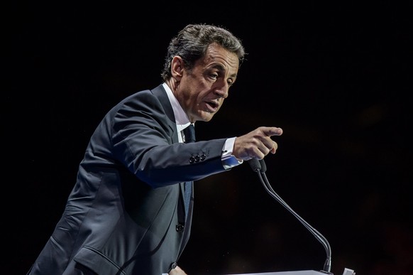 epa05578513 Right-wing Les Republicains (LR) party&#039;s candidate for the primaries ahead of the 2017 presidential election, former President Nicolas Sarkozy delivers a speech during a rally at the  ...