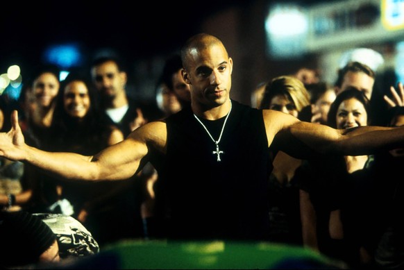 THE FAST AND THE FURIOUS / USA 2001 / Rob Cohen Scene with Dominic Toretto (VIN DIESEL) Director: Rob Cohen / THE FAST AND THE FURIOUS USA 2001 Copyright: KPA !SHOOTING DATE PROTECTED!  Editorial N...