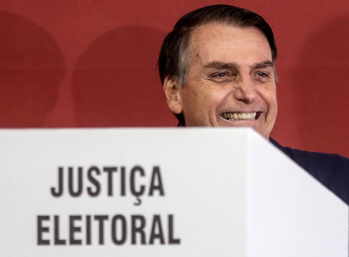 epa07076623 Brazilian extreme right-wing presidential candidate Jair Bolsonaro casts his ballot at a polling station in Rio de Janeiro, Brazil, 07 October 2018. A total of 147.3 million Brazilian vote ...
