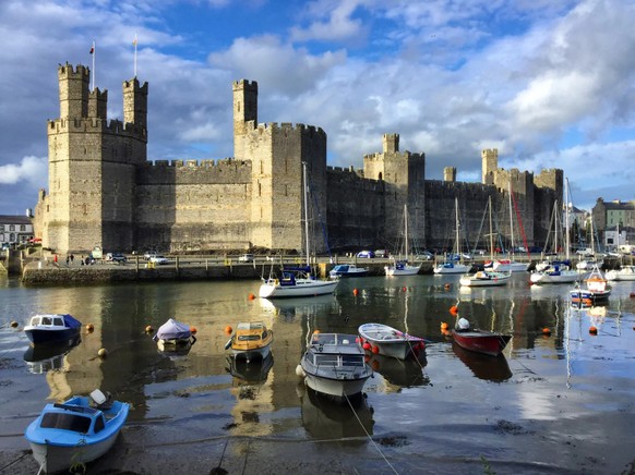 &lt;p&gt;Caernarfon Castle&lt;/p&gt;