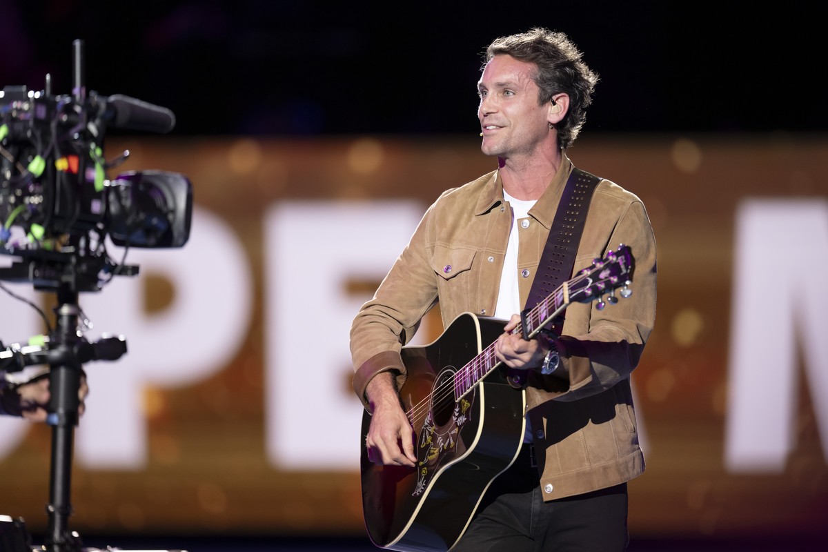 Bastian Baker during the farewell ceremony for Stan Wawrinka at the Swiss Indoors tennis tournament at the St. Jakobshalle in Basel, Switzerland, on Monday, October 26, 2026. (KEYSTONE/Georgios Kefala ...