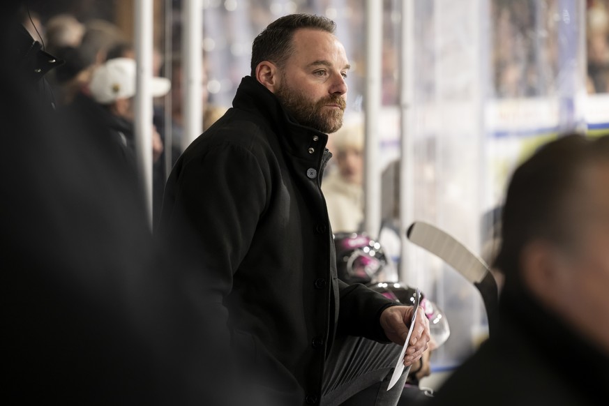 Head Coach Julien Vauclair (HCA) reagiert beim Eishockey Meisterschaftsspiel der National League zwischen HC Ajoie, HCA, und EHC Biel-Bienne, EHCB,, am Samstag, 26. Oktober 2024, in der Raiffeisen Are ...