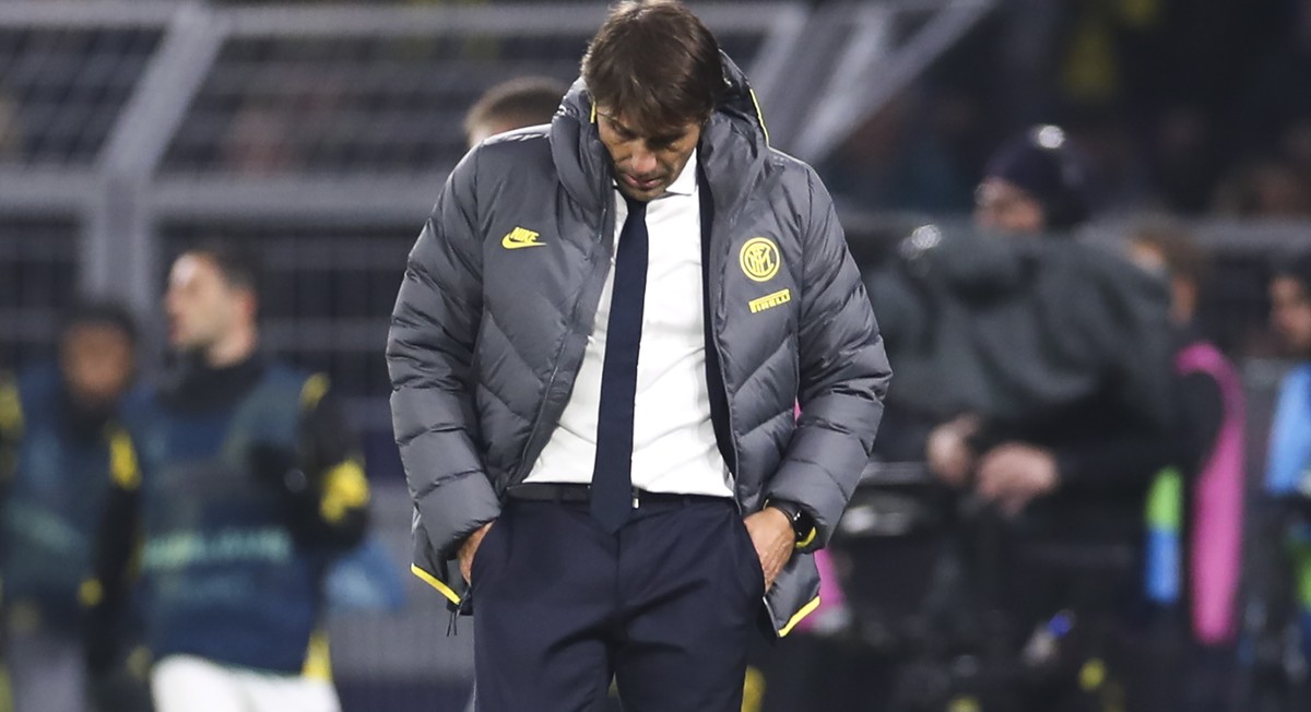 epa07975233 Inter's head coach Antonio Conte reacts during the UEFA Champions League group F soccer match between Borussia Dortmund and Inter Milan in Dortmund, Germany, 05 November 2019. EPA/FRI ...