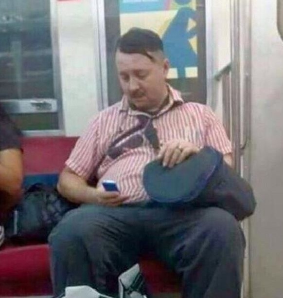 Hitler-Doppelgänger.
Picdump
http://imgur.com/gallery/0ChMz