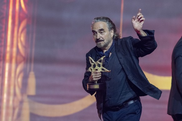 Stephan Eicher gewinnt den Prix Walo in der Kategorie Pop/Rock-Gesang an der 50. Verleihung des Prix Walo im Kongresshaus in Zuerich am Samstag, 2. Mai 2026. (KEYSTONE/Urs Flueeler)