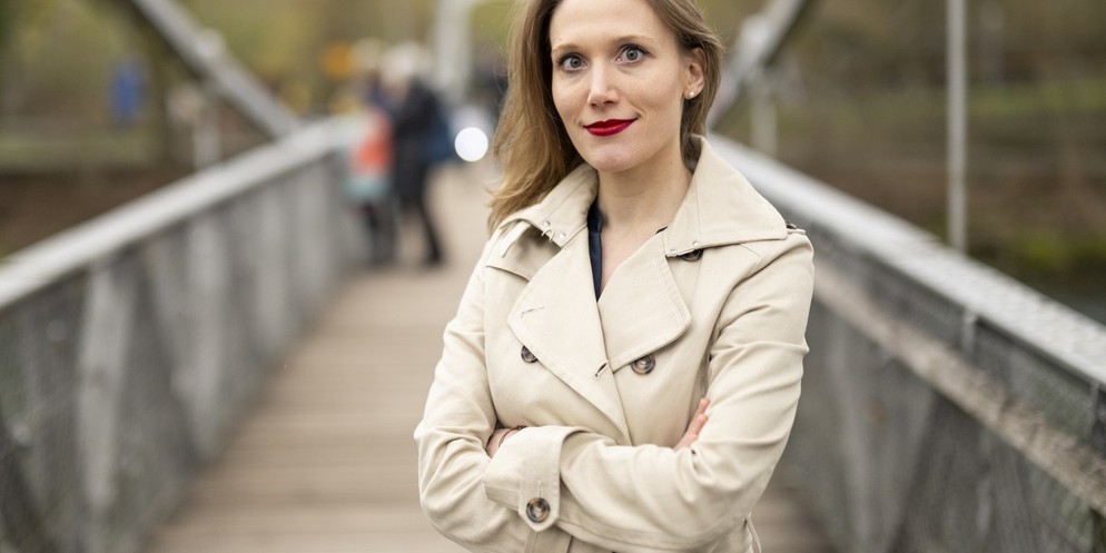 Das Volk hat am Sonntag über due 13. AHV-Rente abgestimmt. Diese wurde klar angenommen. Das bedeutet, dass Renterinnen und Rentner 
eine 13. Monatsrente bekommen. Wie diese finanziert werden soll ist  ...