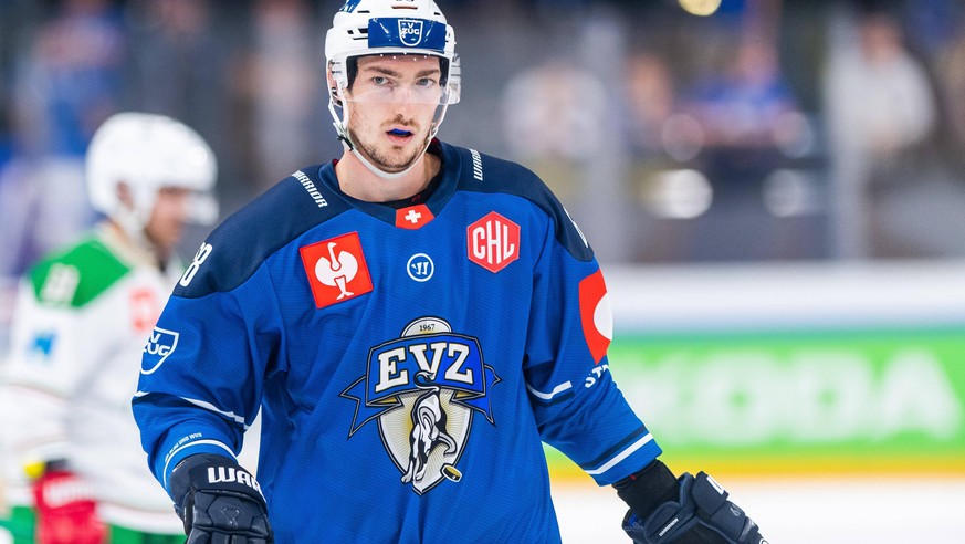 210902 Fabrice Herzog of Zug during the CHL game between EV Zug and Rögle on September 2, 2021 in Zug. Photo: Mathias Bergeld / BILDBYRAN / COP 200 / MB0228 ishockey Ice hockey, Eishockey chl champion ...