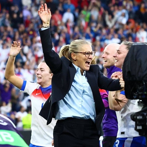 Sarina Wiegman head coach of England Women celebrates winning England Women v Spain Women, UEFA European Women s Championship, Final, Football, St. Jakob Park, Basel, Switzerland - 27 Jul 2025Basel St ...