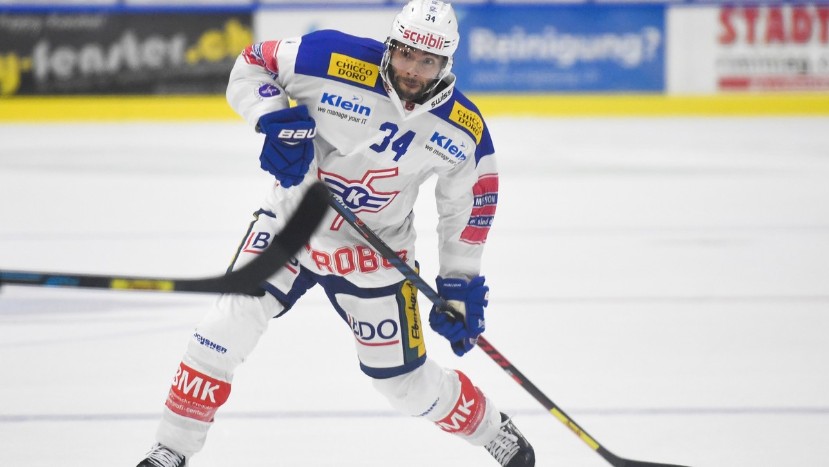 Kloten's Rene Back, im Spiel der Eishockey Swiss League zwischen dem EHC Winterthur und dem EHC Kloten, am Freitag, 21. September 2018, in der Zielbau Arena in Winterthur. (KEYSTONE/Gian Ehrenzel ...