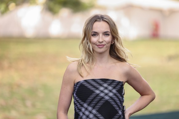 Jodie Comer poses for photographers upon arrival at the Burberry Spring Summer 2024 fashion show on Monday, Sept. 18, 2023 in London. (Vianney Le Caer/Invision/AP)
Jodie Comer