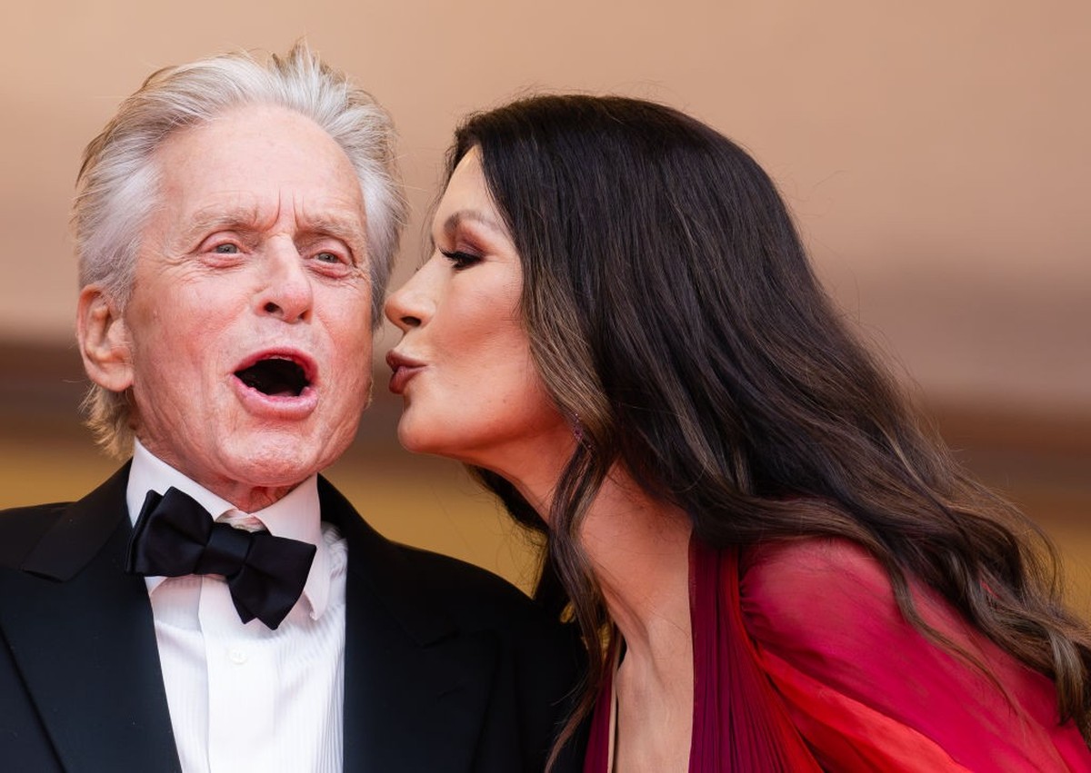 CANNES, FRANCE - MAY 16: Michael Douglas and Catherine Zeta-Jones attend the "Jeanne du Barry" Screening &amp; opening ceremony red carpet at the 76th annual Cannes film festival at Palais d ...