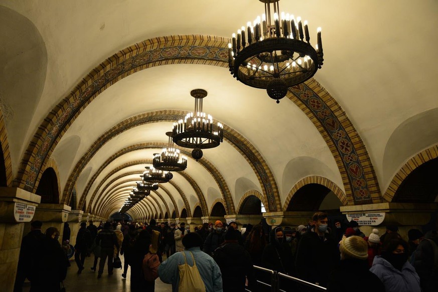 Die Metrostation Arsenalna, mit 106 Metern die tiefste U-Bahn-Station der Welt, ist einer der grössten Bombenbunker der ukrainischen Hauptstadt Kiew.