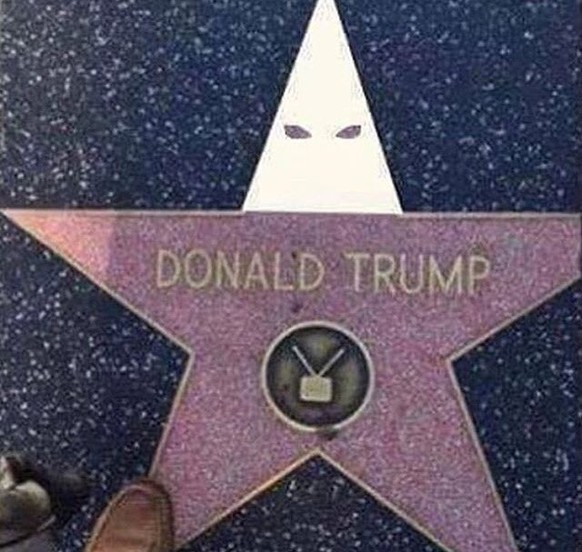 Das «stern»-Magazin zeigt Trump als Hitler und das Internet dreht durch
Naja, mit Hitler verkauft man bei unserem Nachbarn eben immer noch Zeitungen...
Da sind die Amis schon etwas kreativer.
Den fa ...