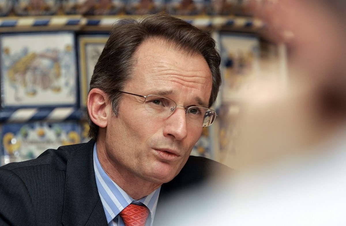 Lukas Haessig spricht bei ueber sein Buch 'Der UBS-Crash - Wie eine Grossbank Milliarden verspielte' bei der Buchvernissage im Zunfthaus zur Saffran in Zuerich, am Montag, 9. Februar 2009. ( ...