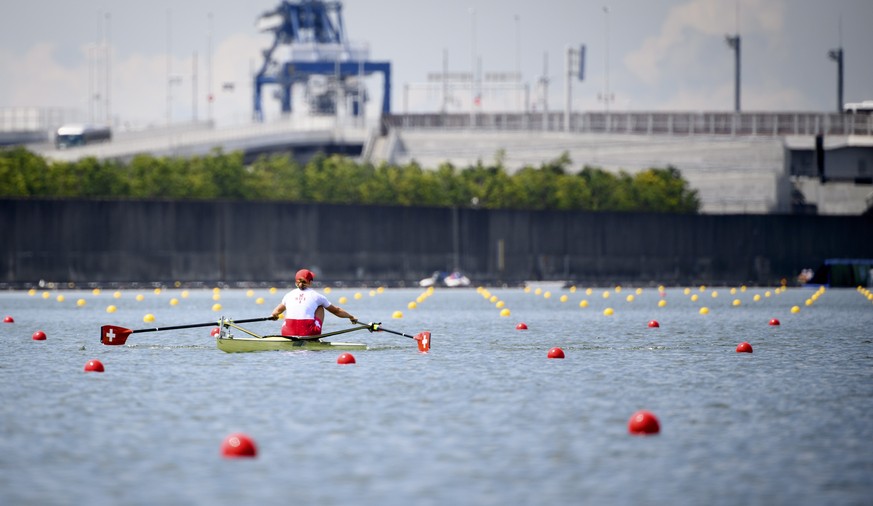 epa09359051 Swiss rower Jeannine Gmelin competes in the women&#039;s rowing single sculls heat at the 2020 Tokyo Summer Olympics in Tokyo, Japan, 23 July 2021. EPA/LAURENT GILLIERON EDITORIAL USE ONLY
