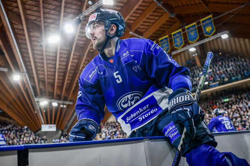 Ambri&#039;s Tobias Fohrler during the game between Switzerland&#039;s HC Ambri-Piotta and Finland&#039;s IFK Helsinki, at the 94th Spengler Cup ice hockey tournament in Davos, Switzerland, Wednesday, ...