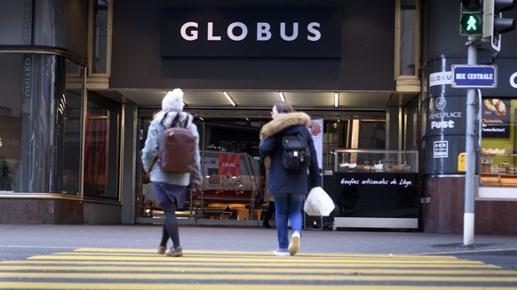 L&#039;enseigne du magasin Globus photographiee ce mardi 4 fevrier 2020 a Lausanne. Migros a trouve un acheteur pour Globus. La coentreprise composee de l&#039;autrichien Signa et du thailandais Centr ...